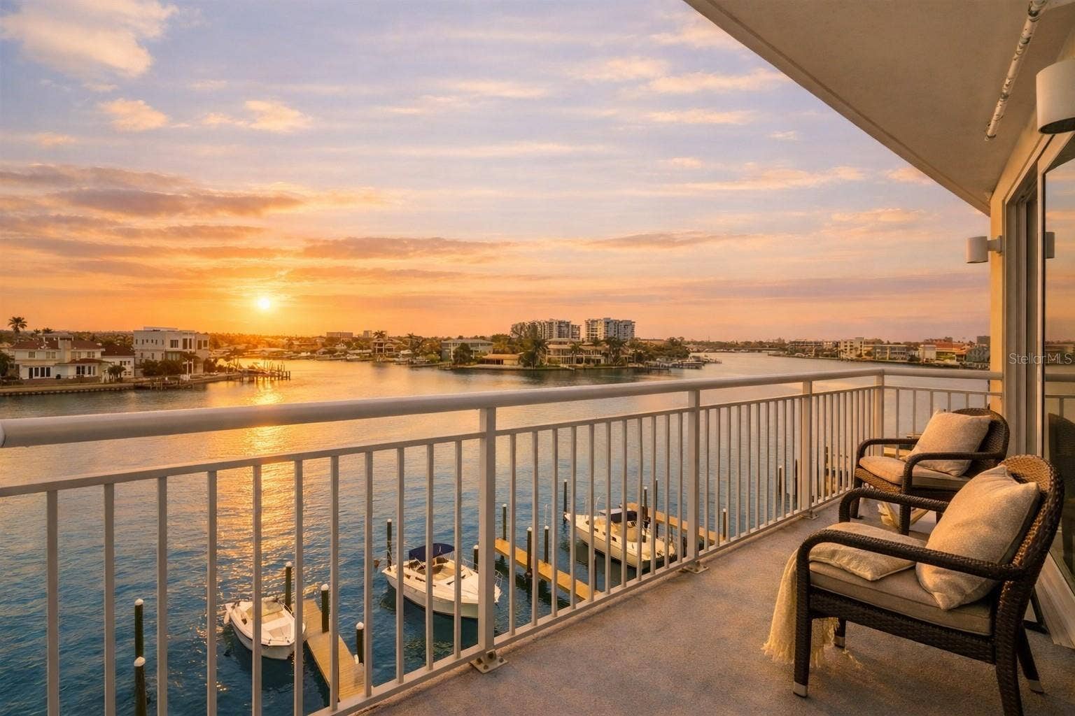 10091 GULF BOULEVARD, #203E, Treasure Island, FL 33706 Perfect Setting