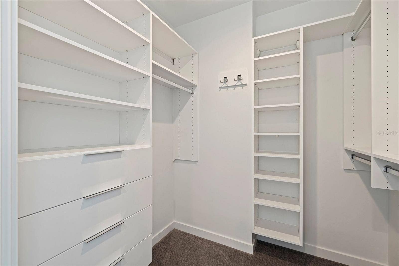 400 CENTRAL AVENUE, #1105, St Petersburg, FL 33701 400 CENTRAL AVENUE, #1105, St Petersburg, FL 33701