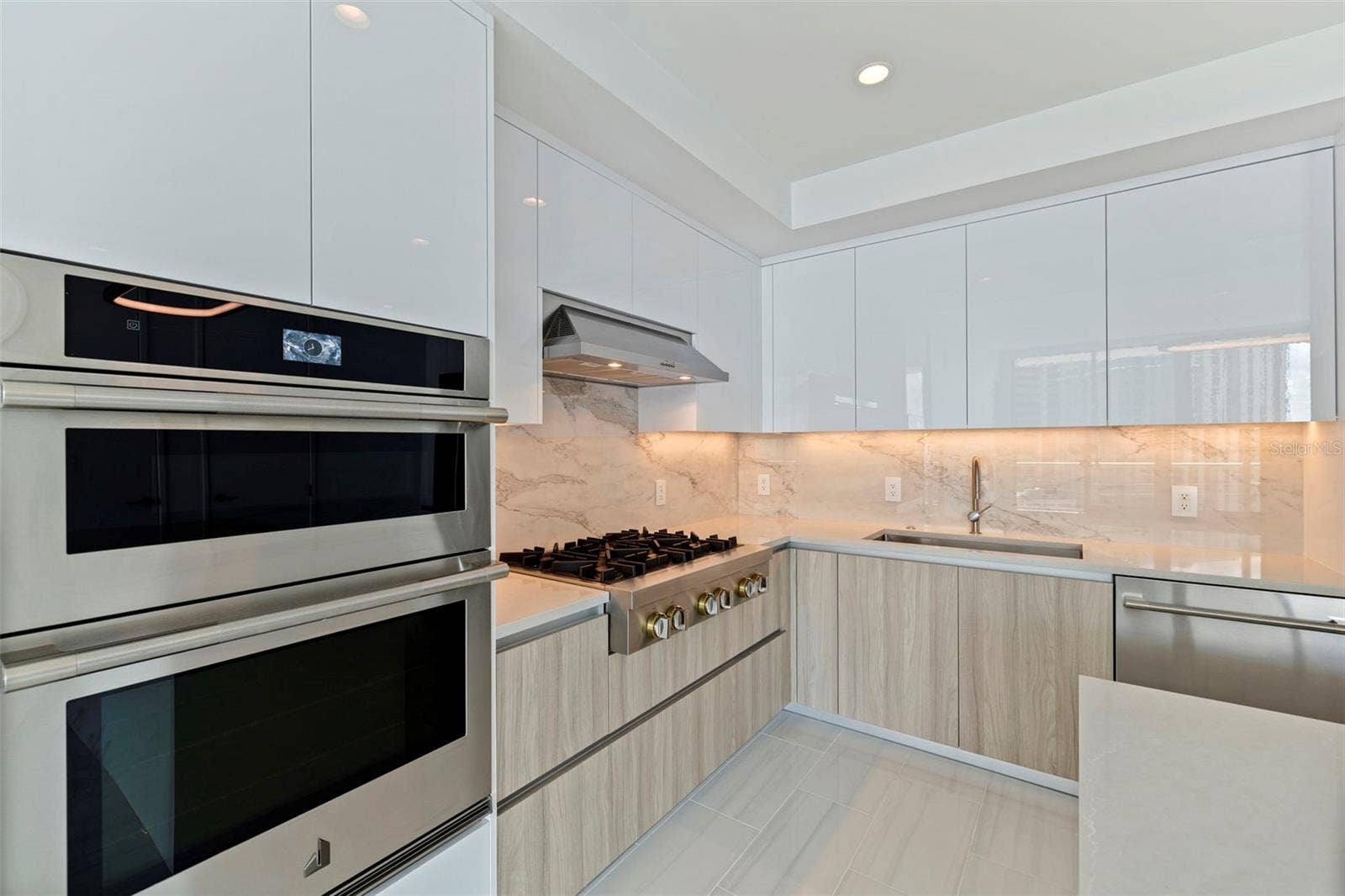 400 CENTRAL AVENUE, #1105, St Petersburg, FL 33701 400 CENTRAL AVENUE, #1105, St Petersburg, FL 33701