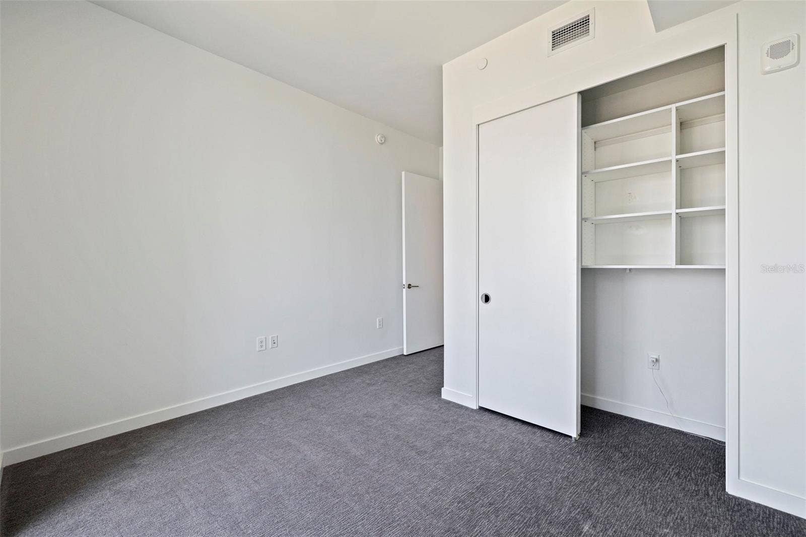 400 CENTRAL AVENUE, #1105, St Petersburg, FL 33701 400 CENTRAL AVENUE, #1105, St Petersburg, FL 33701