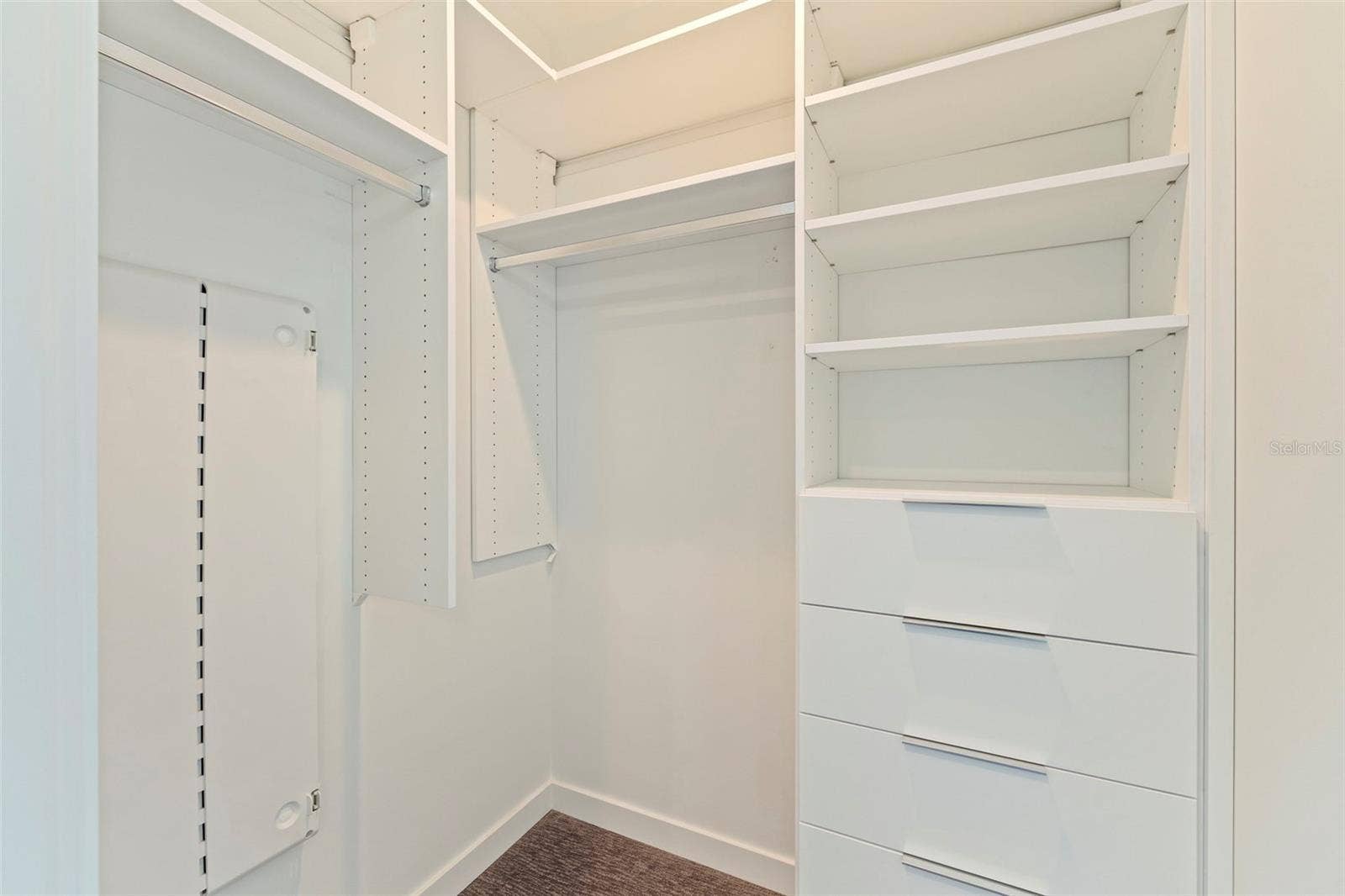 400 CENTRAL AVENUE, #1105, St Petersburg, FL 33701 400 CENTRAL AVENUE, #1105, St Petersburg, FL 33701