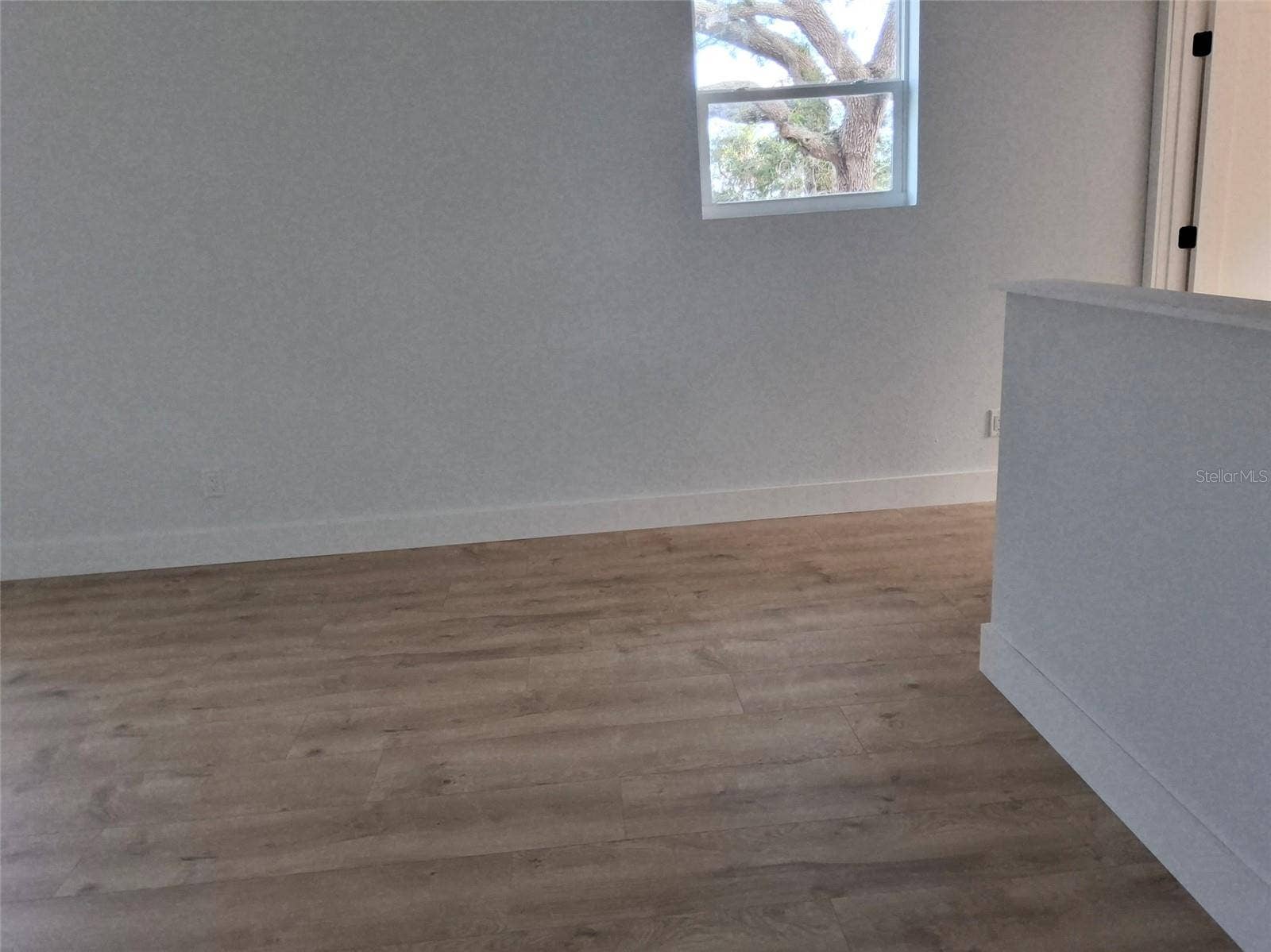 landing/bonus room/ 4th BR