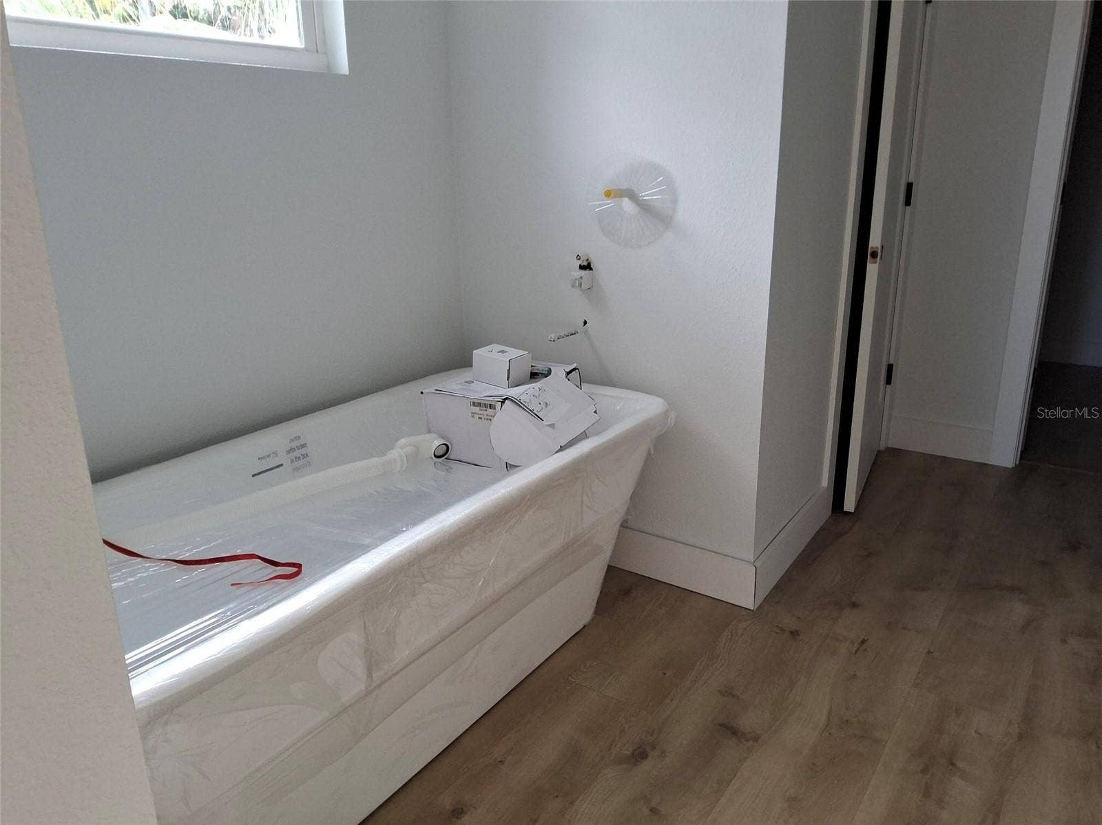 soaking tub