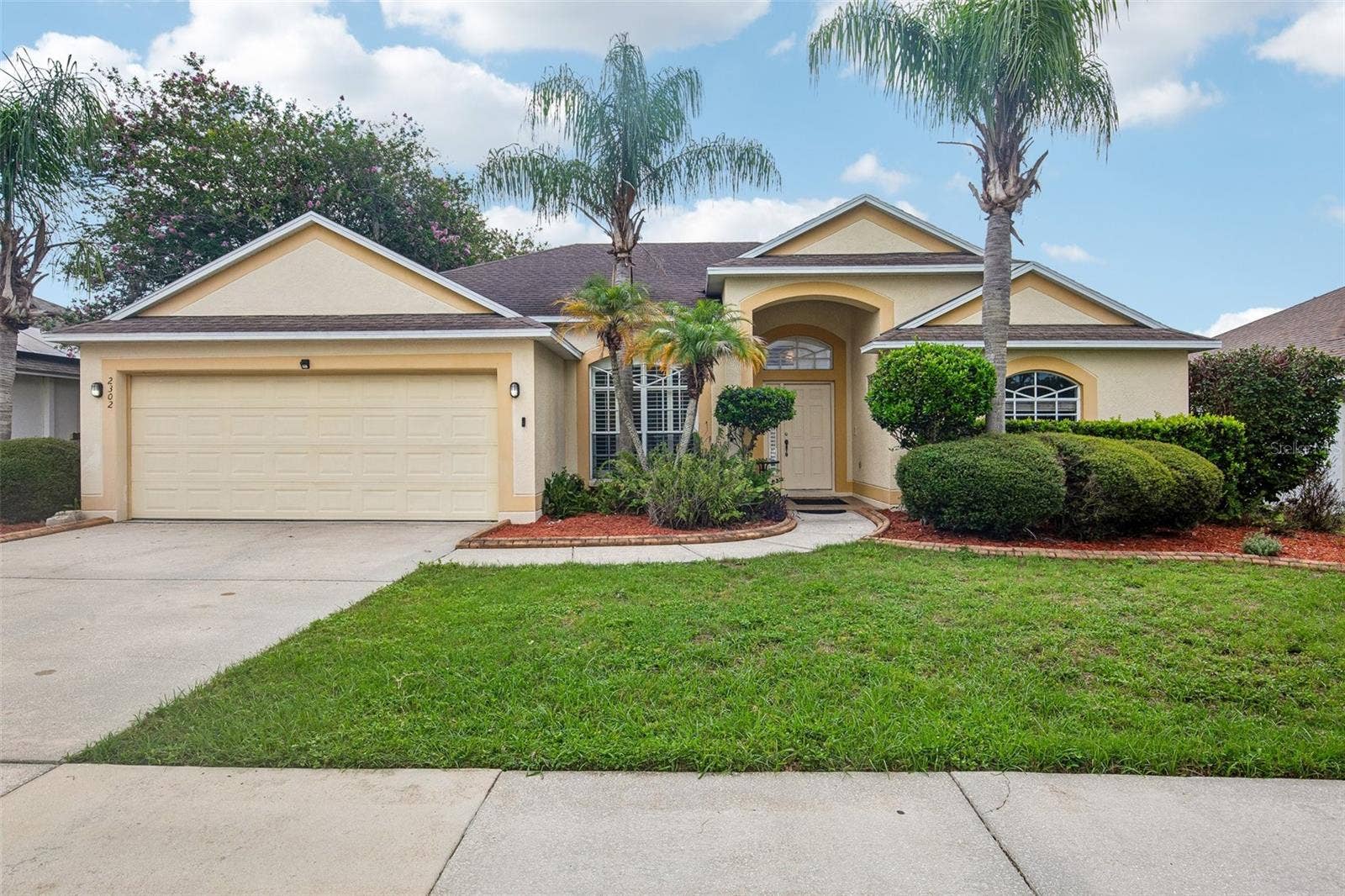 2302 TOWERING OAKS CIRCLE, Seffner, FL 33584 WELCOME TO 2302 TOWERING OAKS CIRCLE