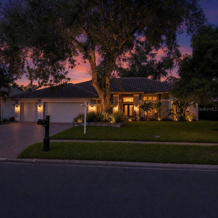 Property photo for 126 OLD OAK CIRCLE, Palm Harbor, FL