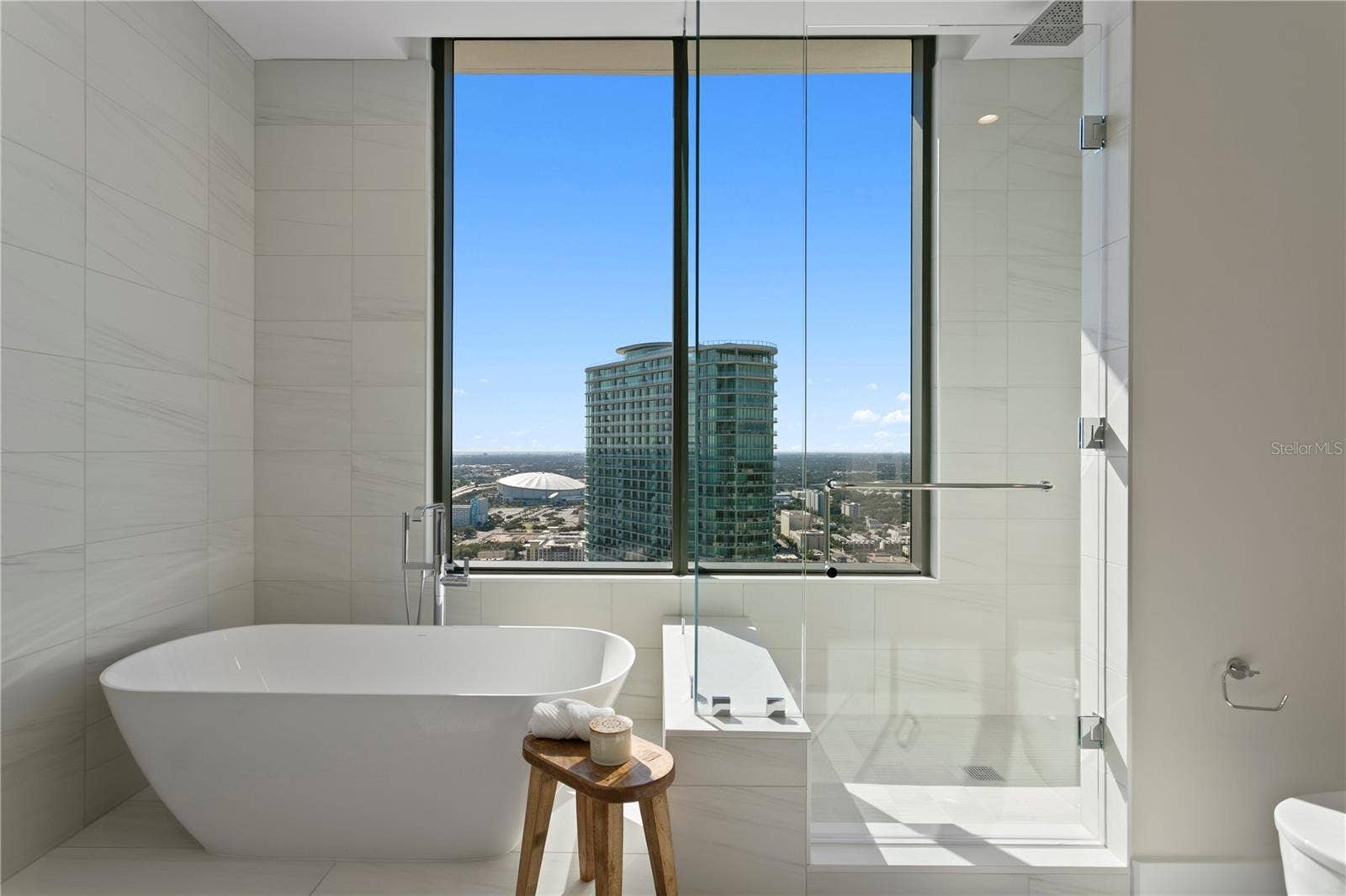 275 1ST AVENUE S, #4004, St Petersburg, FL 33701 Her Primary En Suite Bath