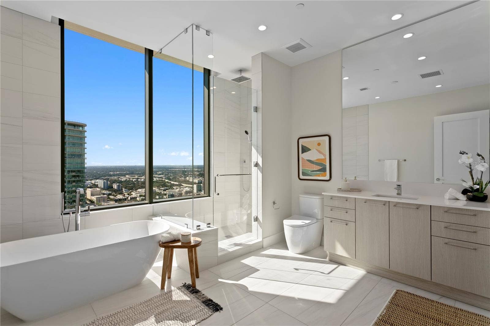 275 1ST AVENUE S, #4004, St Petersburg, FL 33701 Her Primary En Suite Bath