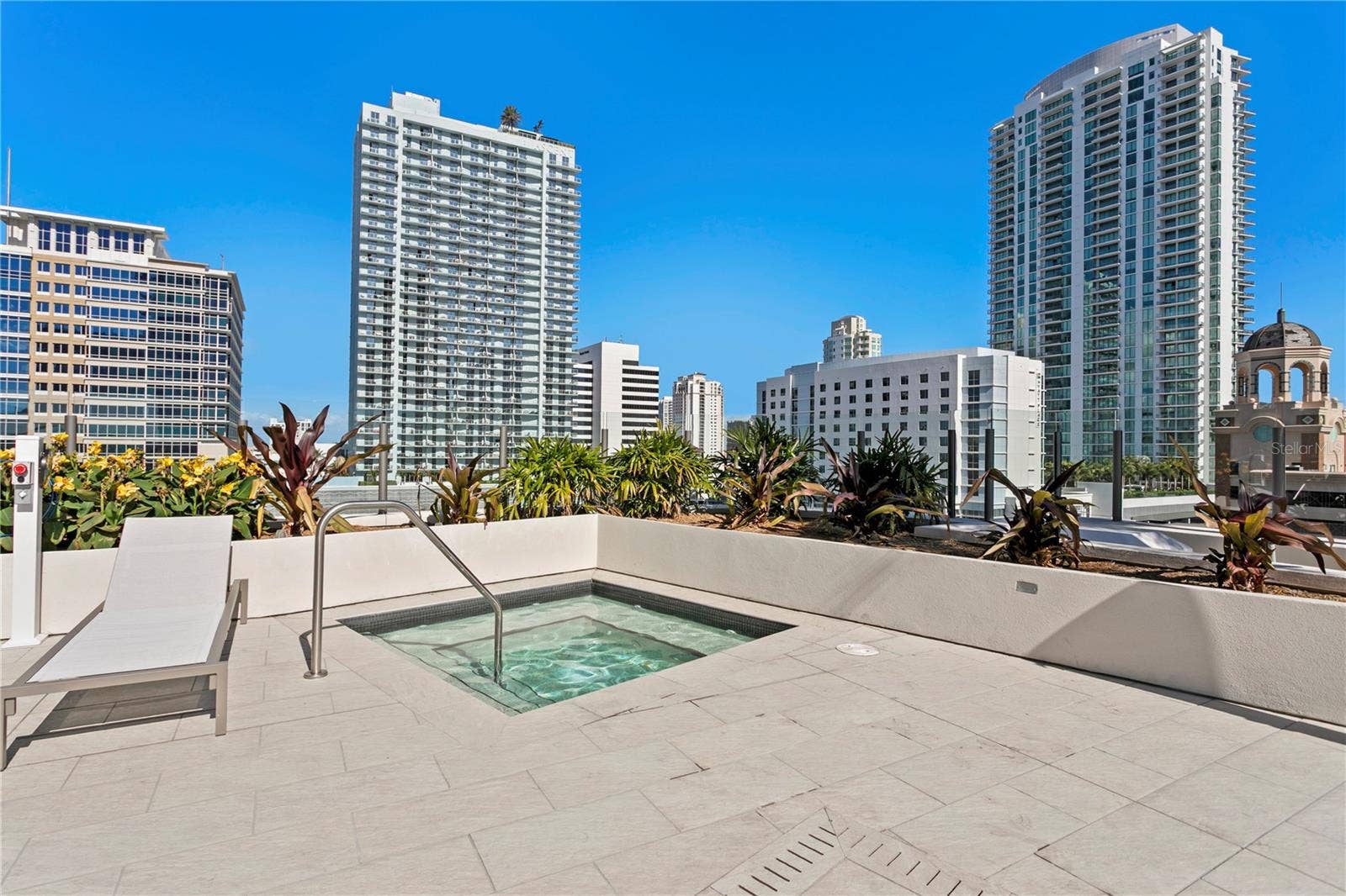 275 1ST AVENUE S, #4004, St Petersburg, FL 33701 Heated Spa