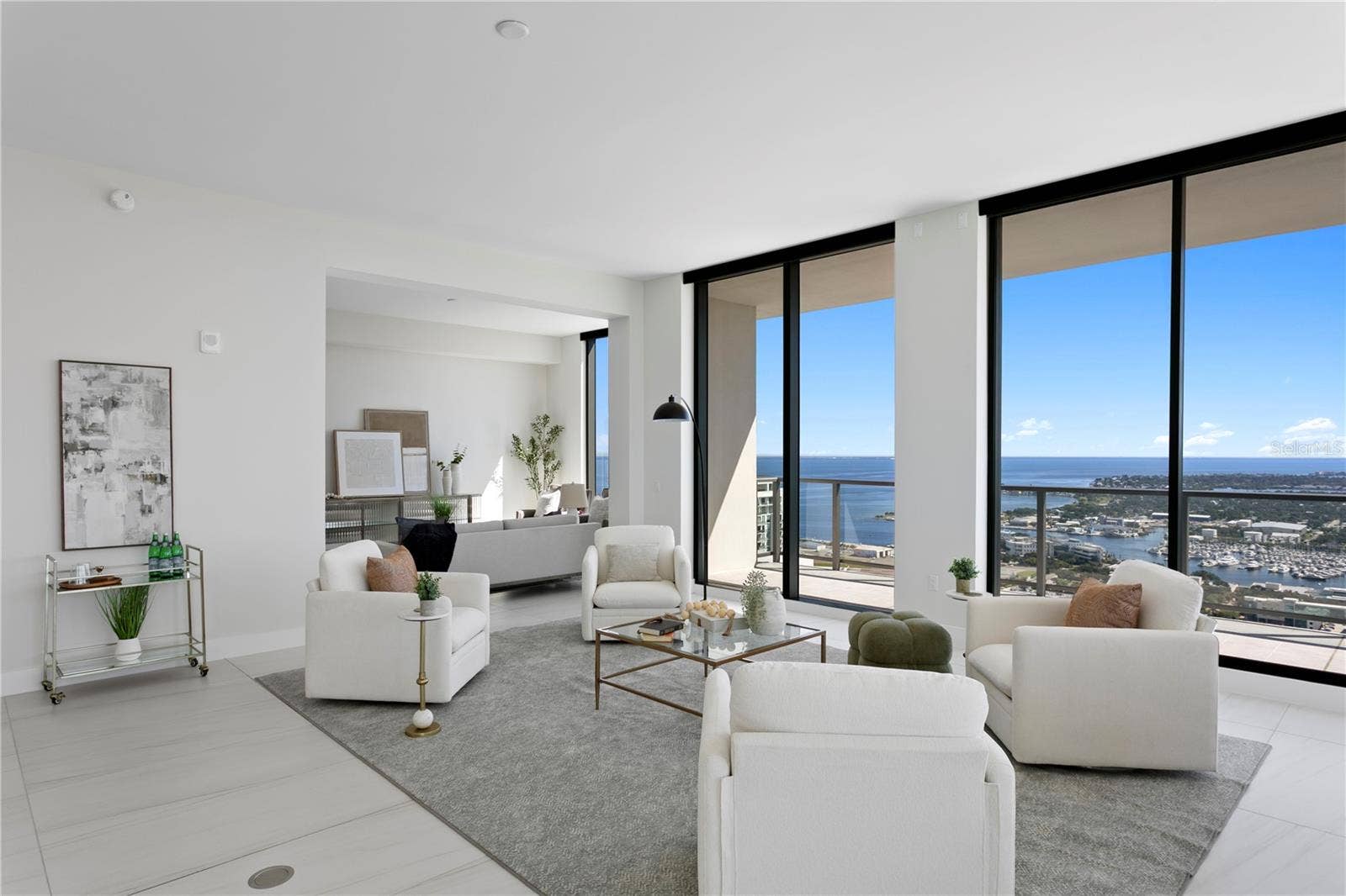 275 1ST AVENUE S, #4004, St Petersburg, FL 33701 Large Living Space Allows Different Configurations