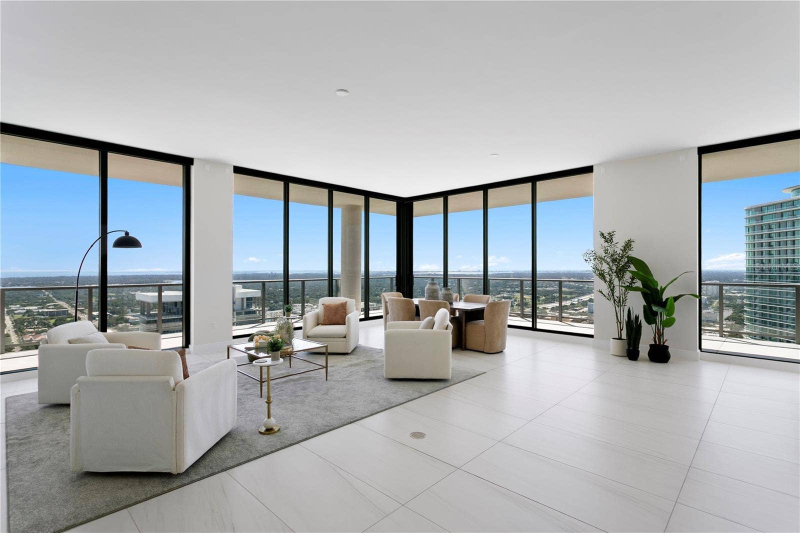 275 1ST AVENUE S, #4004, St Petersburg, FL 33701 Living and Dining for Easy Entertaining