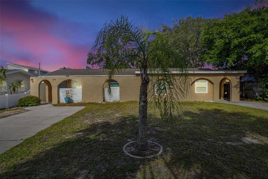 Property photo for 809 ILLINOIS AVENUE, Palm Harbor, FL