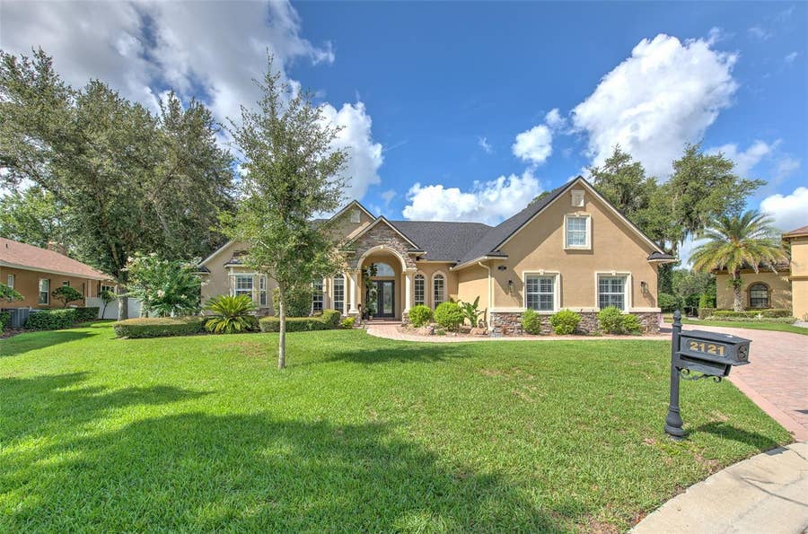 Property photo for 2121 SOUTHERN OAKS LANE, Lakeland, FL