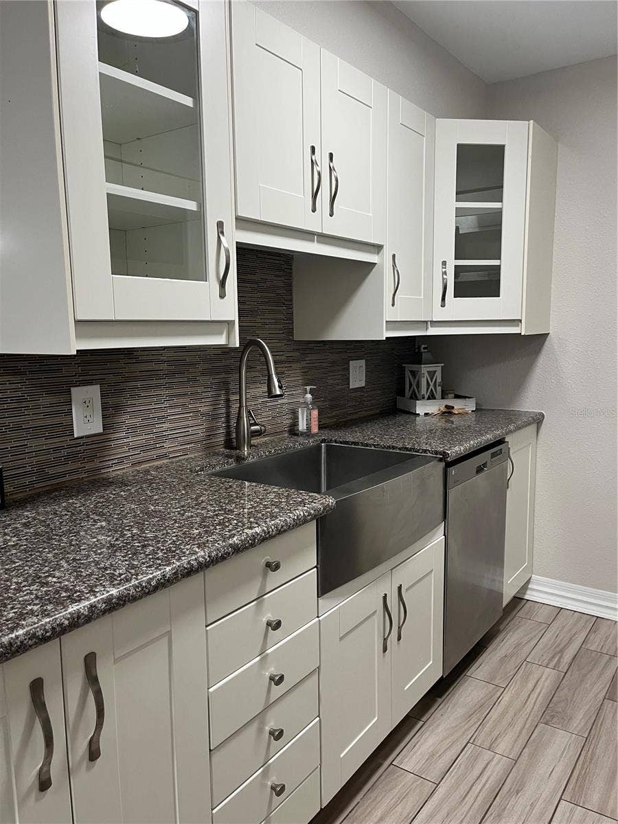 Property photo for 528 GOLDEN RAINTREE PLACE, Brandon, FL