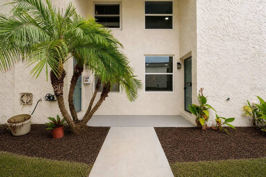 Property photo for 4223 LA PALMA COURT, Tampa, FL