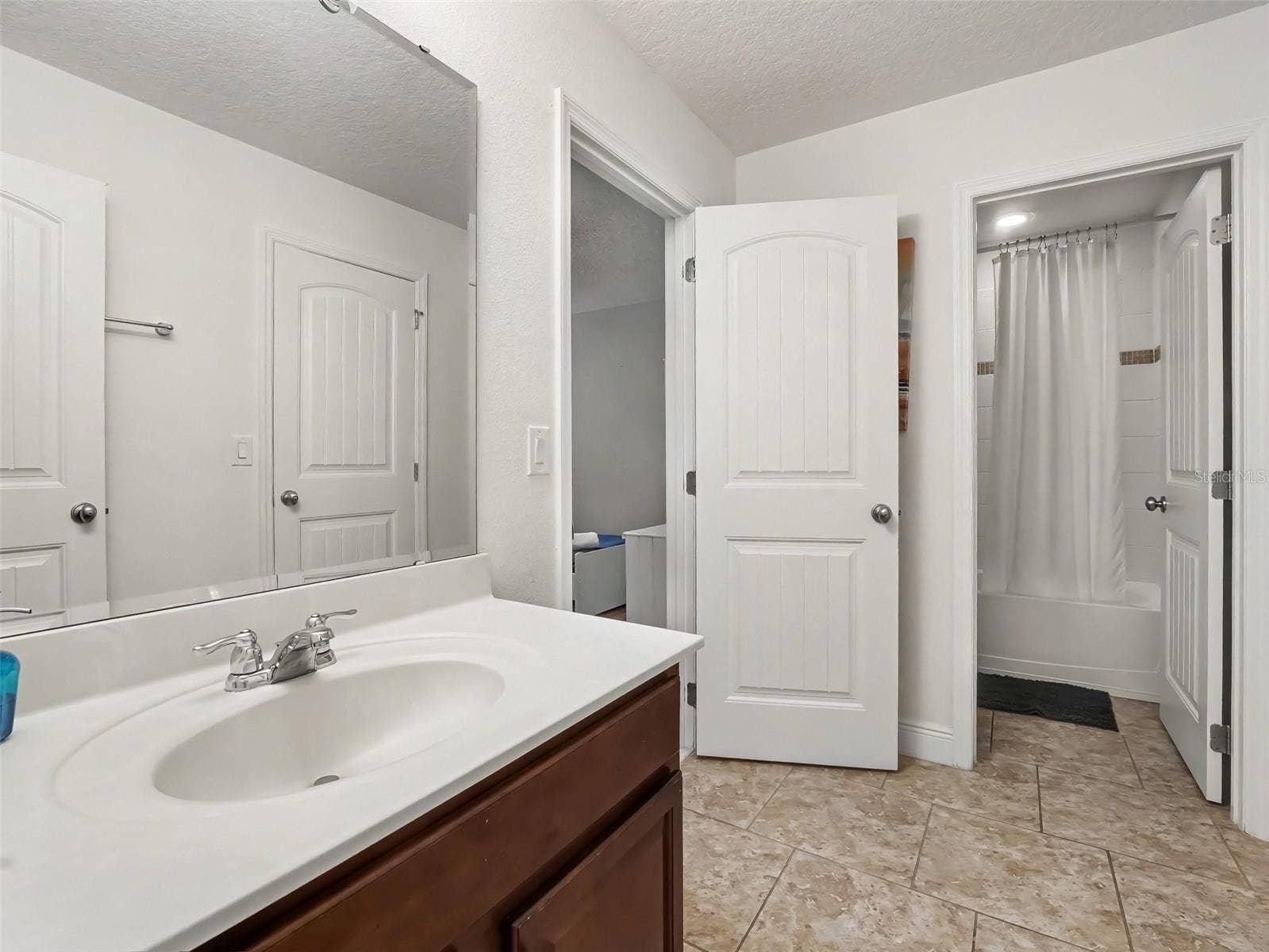 4127 OAK TREE DRIVE, Davenport, FL 33837 4127 OAK TREE DRIVE, Davenport, FL 33837