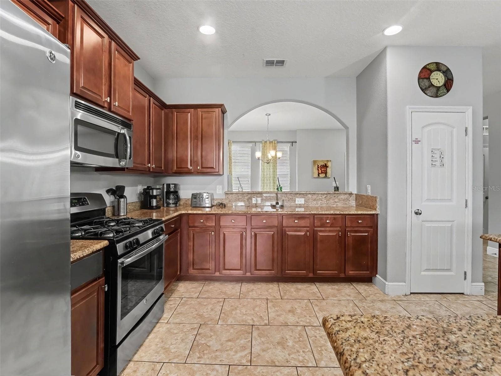 4127 OAK TREE DRIVE, Davenport, FL 33837 4127 OAK TREE DRIVE, Davenport, FL 33837