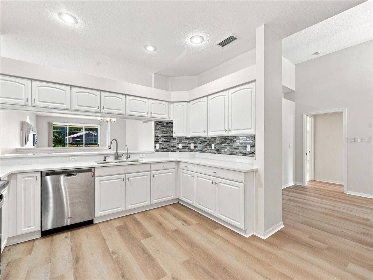 1333 LINDENWOOD DRIVE, Tarpon Springs, FL 34688 1333 LINDENWOOD DRIVE, Tarpon Springs, FL 34688