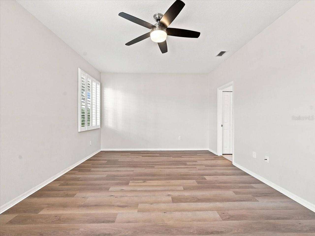 1333 LINDENWOOD DRIVE, Tarpon Springs, FL 34688 1333 LINDENWOOD DRIVE, Tarpon Springs, FL 34688