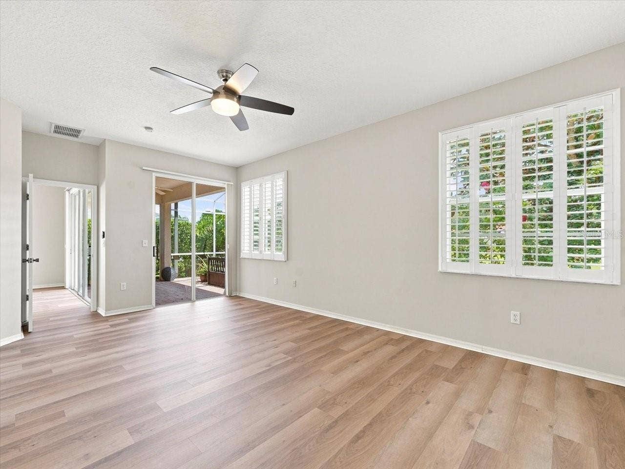 1333 LINDENWOOD DRIVE, Tarpon Springs, FL 34688 1333 LINDENWOOD DRIVE, Tarpon Springs, FL 34688