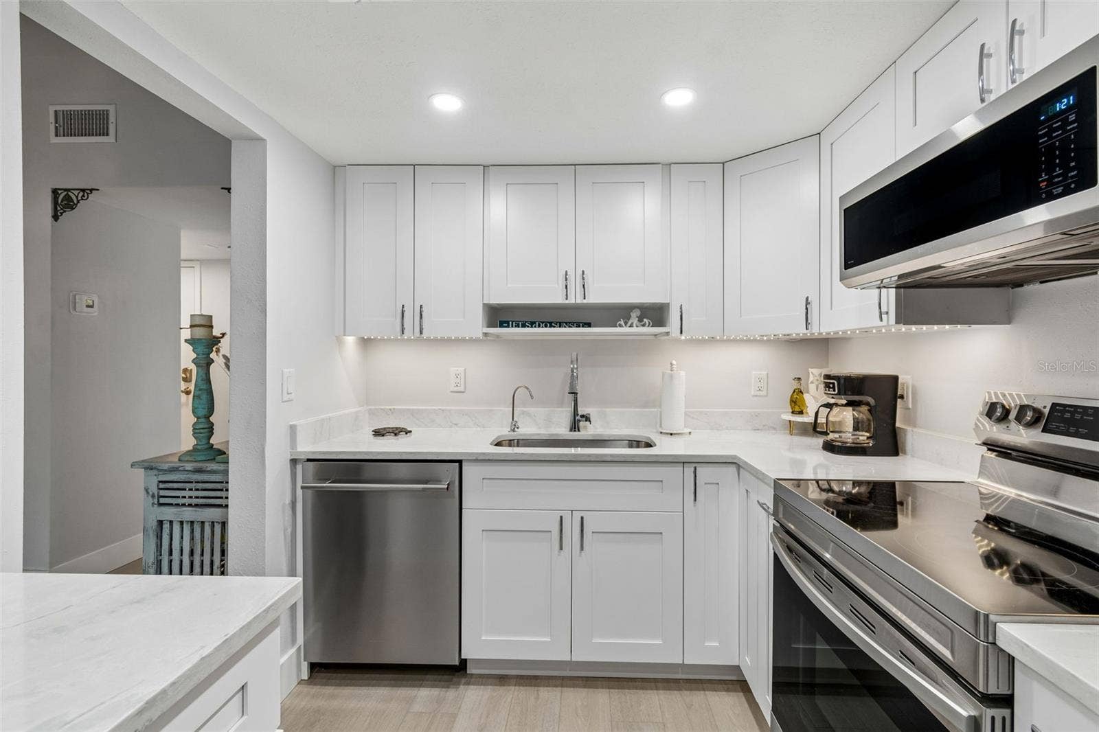 505 PLAZA SEVILLE COURT, #12, Treasure Island, FL 33706
