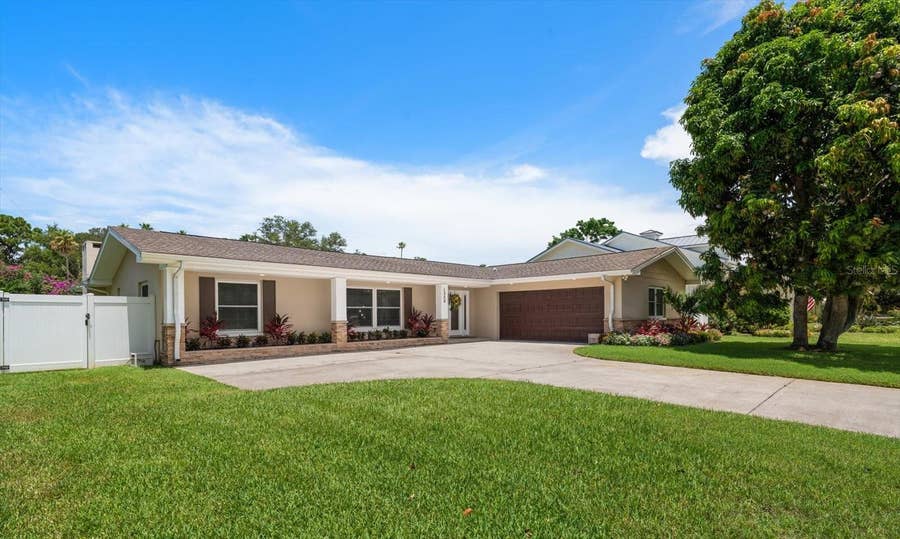 Property photo for 1320 GOLF VIEW DRIVE, Belleair, FL