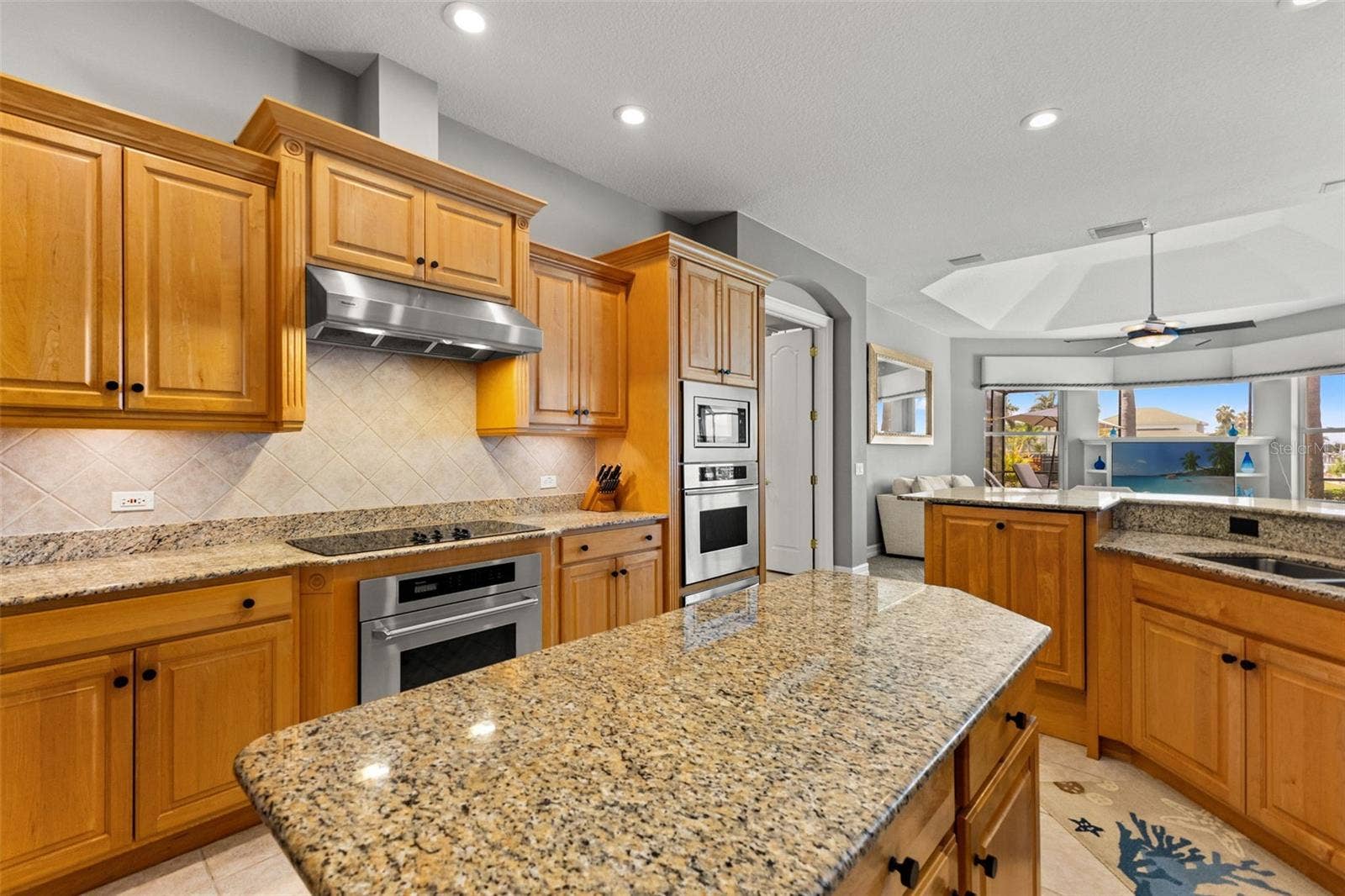 1105 3RD STREET E, Palmetto, FL 34221 Plenty of prep space