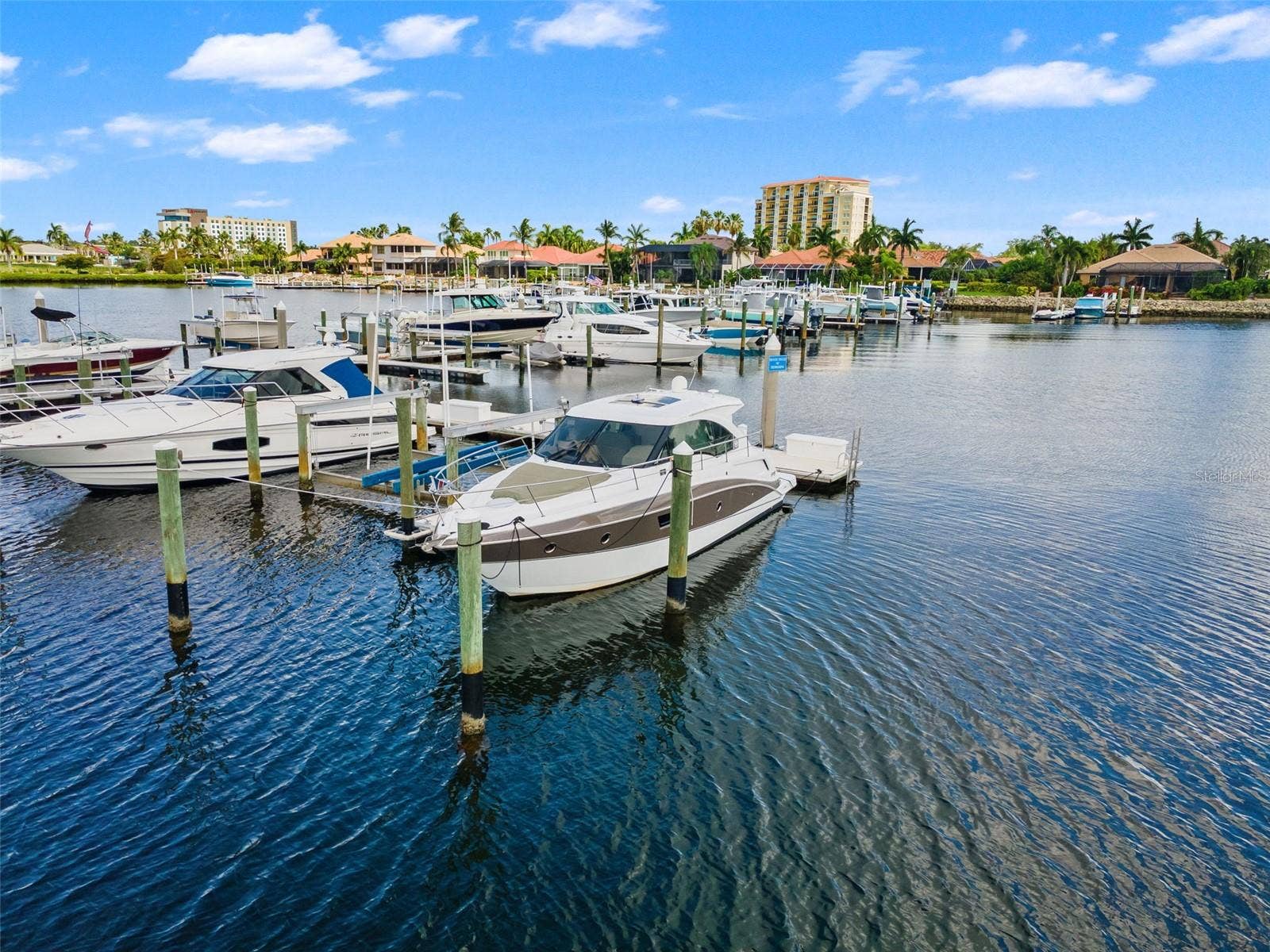 1105 3RD STREET E, Palmetto, FL 34221 LIMITED amount of docks for large boats