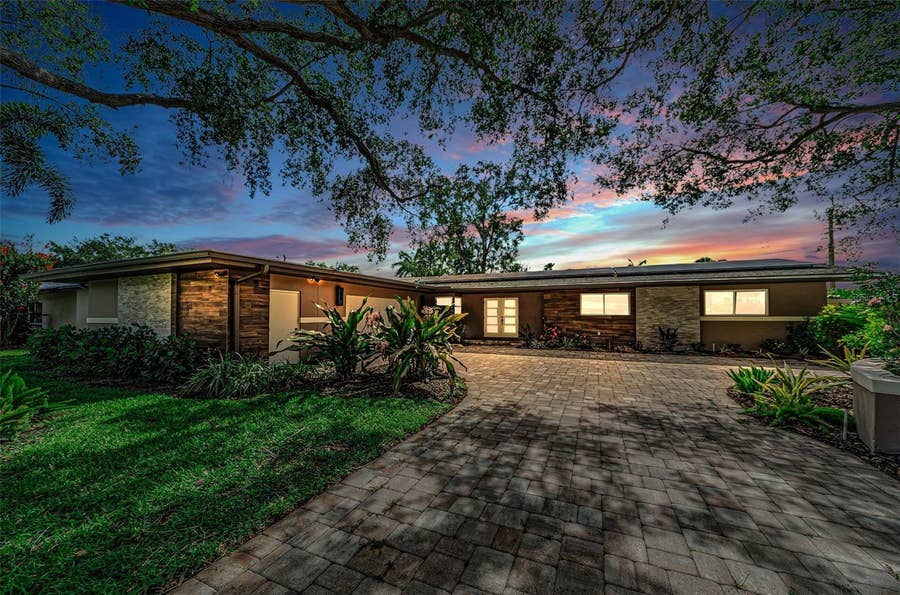 Property photo for 861 RAFAEL BOULEVARD NE, St Petersburg, FL