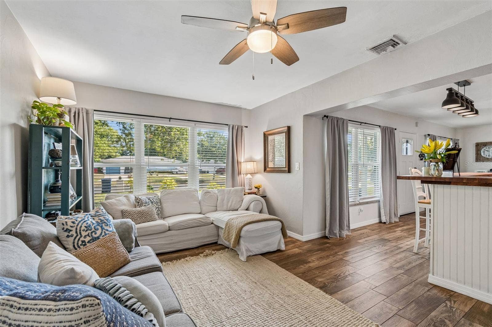 10748 VILLAGE GREEN AVE, Seminole, FL 33772