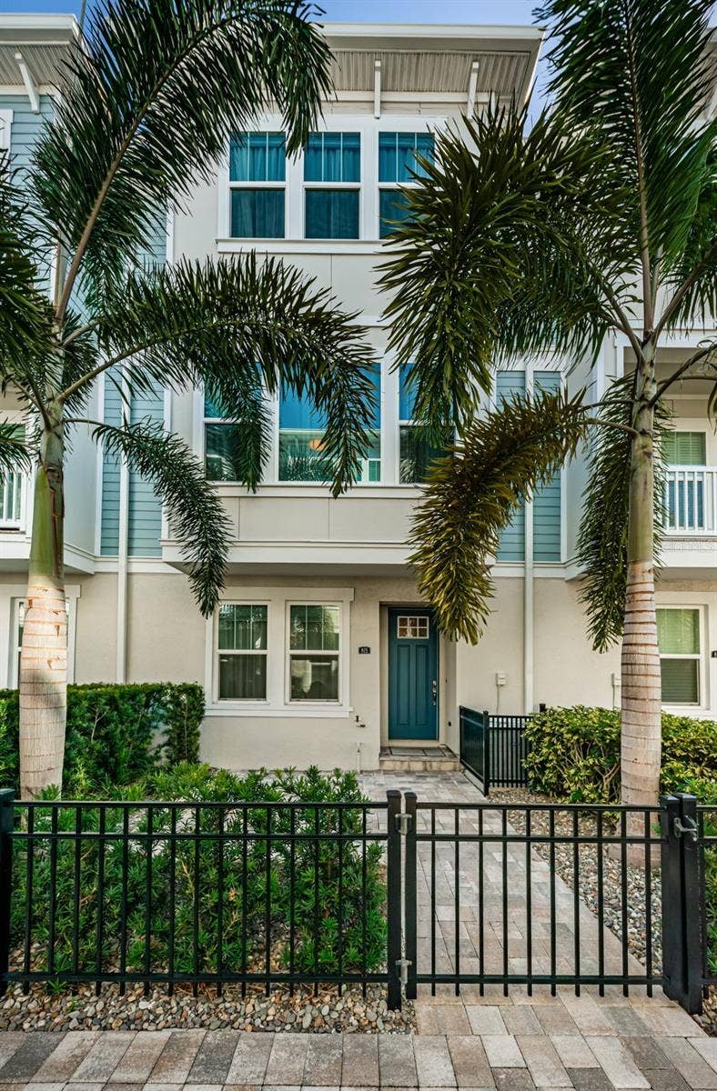 Property photo for 815 BURLINGTON AVENUE N, St Petersburg, FL