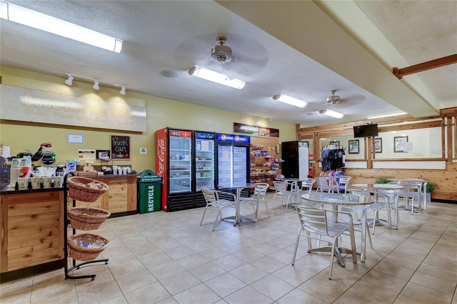 2170 AMERICUS BOULEVARD N, #64, Clearwater, FL 33763