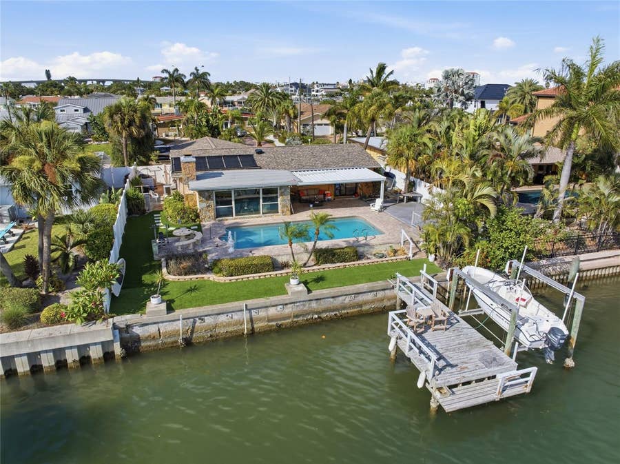 Property photo for 412 HERMOSITA DRIVE, St Petersburg, FL