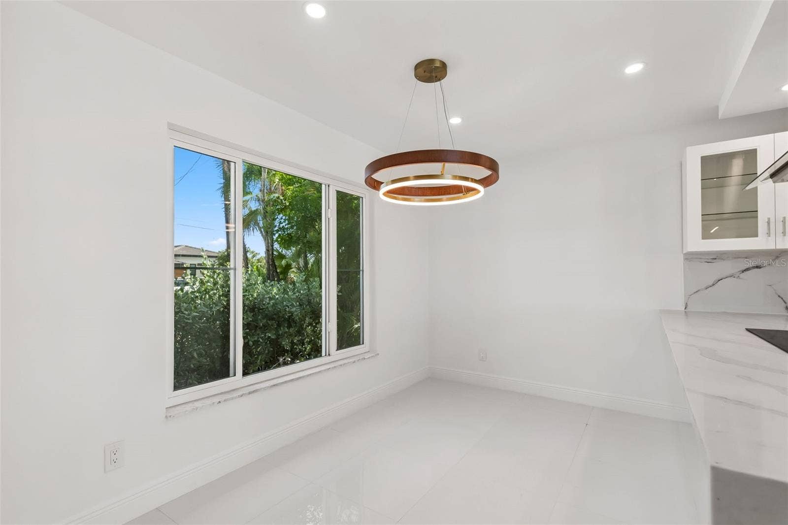 775 CAPRI BOULEVARD, Treasure Island, FL 33706 Dining area conveniently located off the kitchen