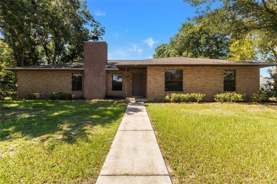 Property photo for 2417 ROSLYN LANE, Lakeland, FL