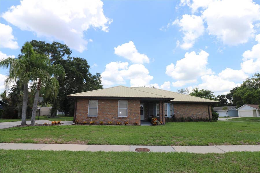 Property photo for 1023 REDBUD CIRCLE, Plant City, FL