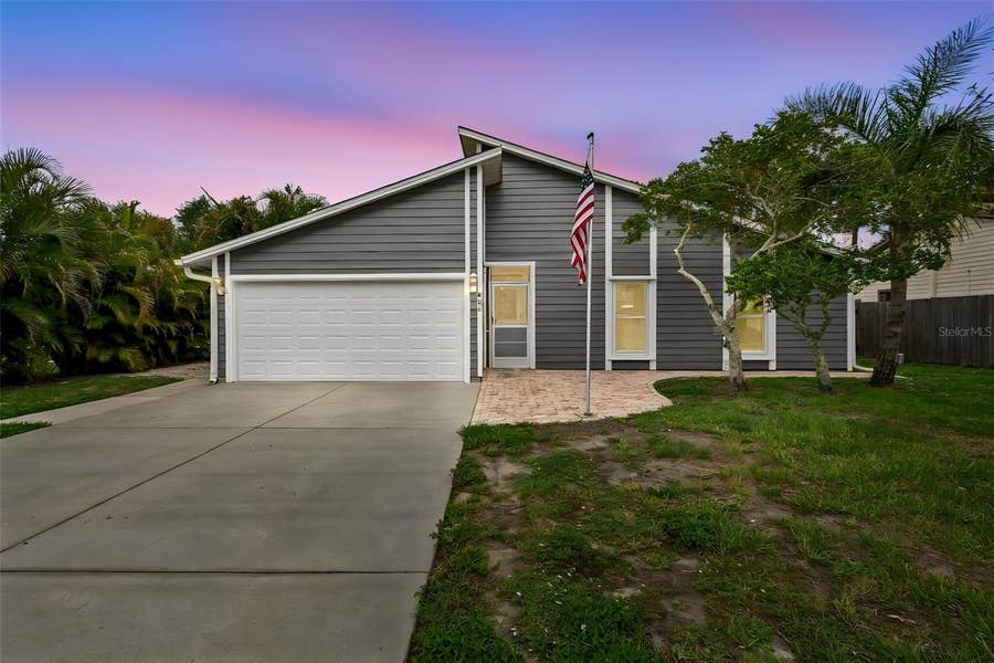 Property photo for 903 PLUM TREE LANE, Sarasota, FL