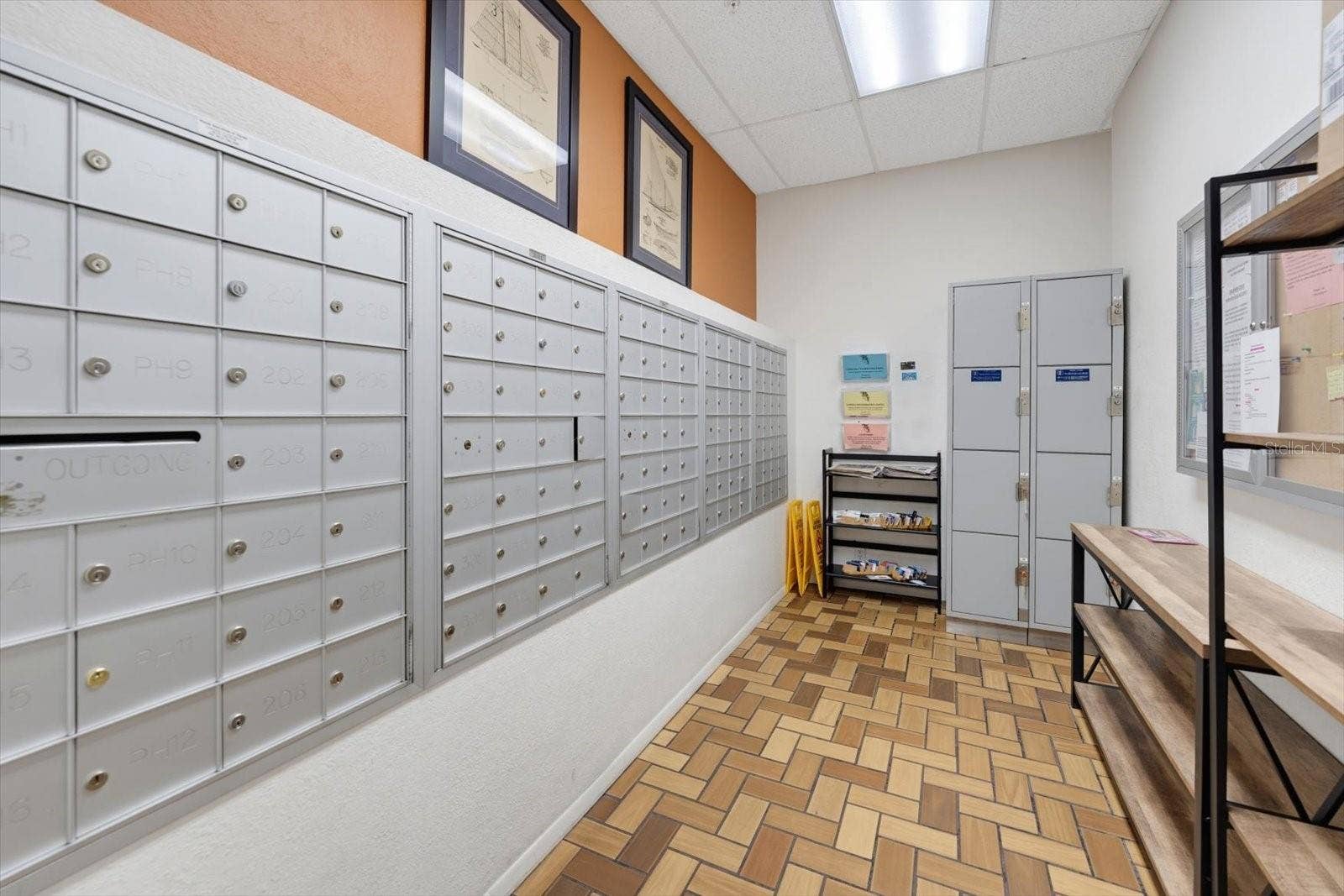 255 DOLPHIN POINT, #307, Clearwater Beach, FL 33767 Community mail room for mail & deliveries