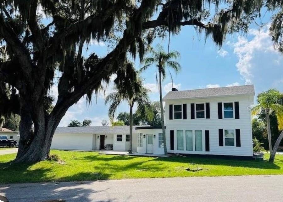 Property photo for 812 TROPICAL DRIVE, Bradenton, FL