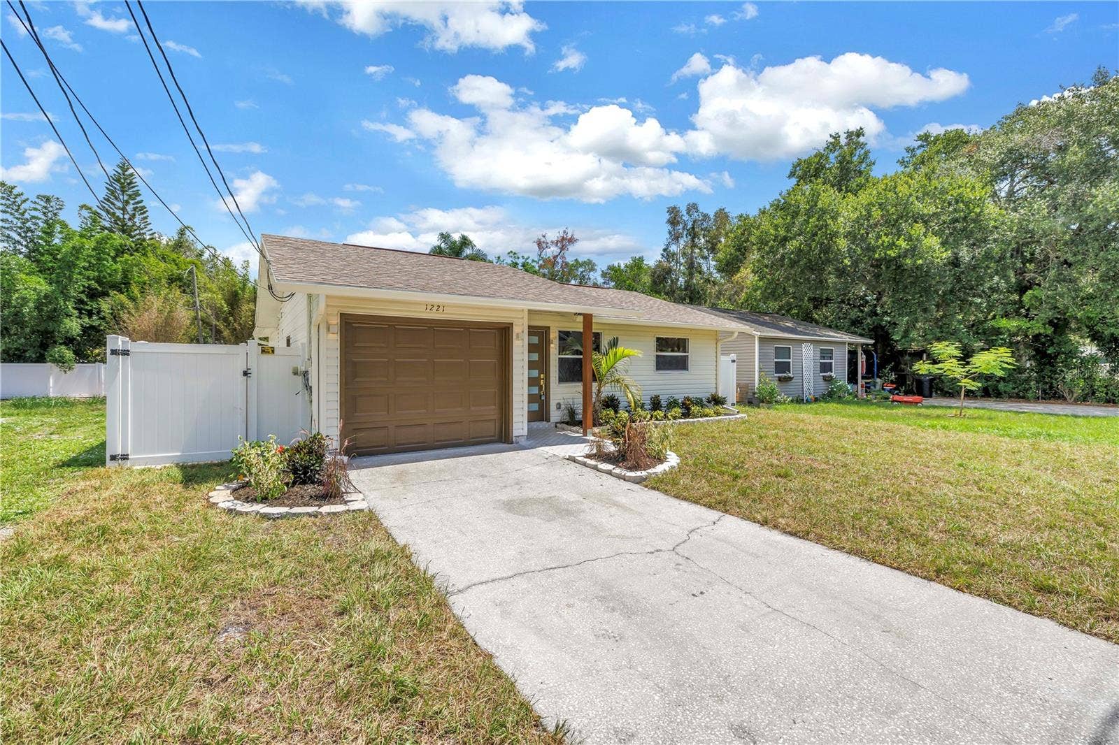 1221 36TH TERRACE N, St Petersburg, FL 33704 1221 36TH TERRACE N, St Petersburg, FL 33704