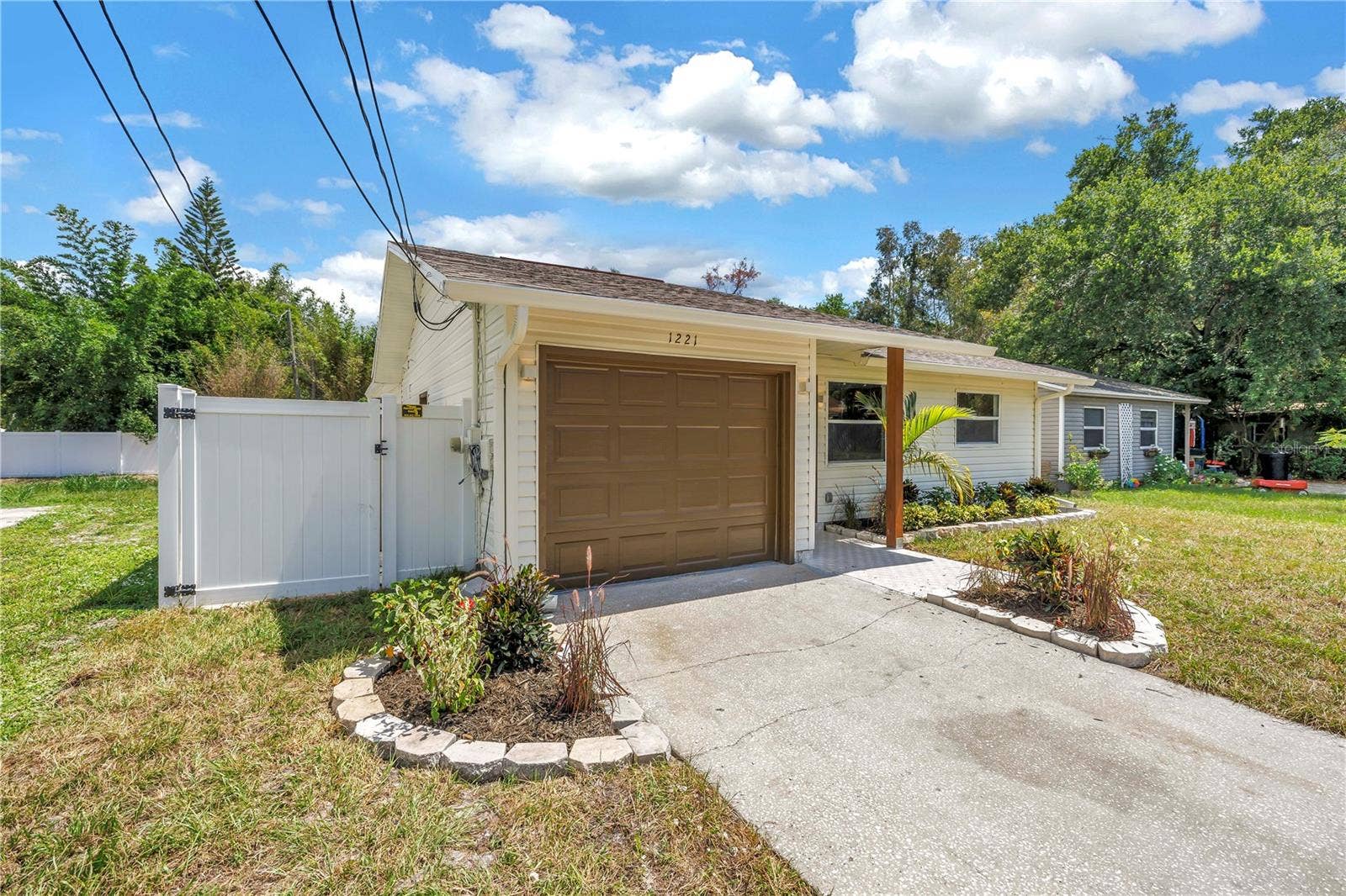 1221 36TH TERRACE N, St Petersburg, FL 33704 1221 36TH TERRACE N, St Petersburg, FL 33704