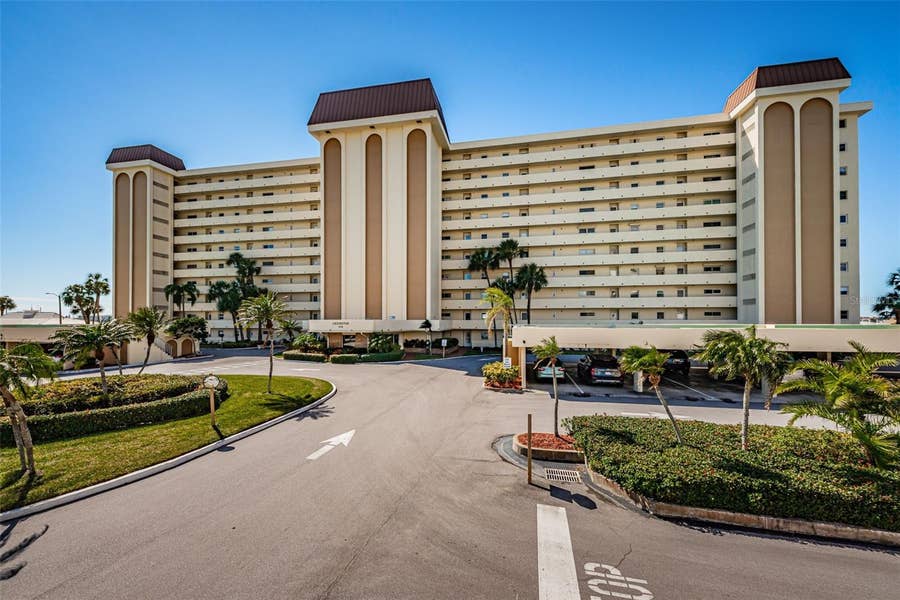 Property photo for 4750 COVE CIRCLE, #905, St Petersburg, FL