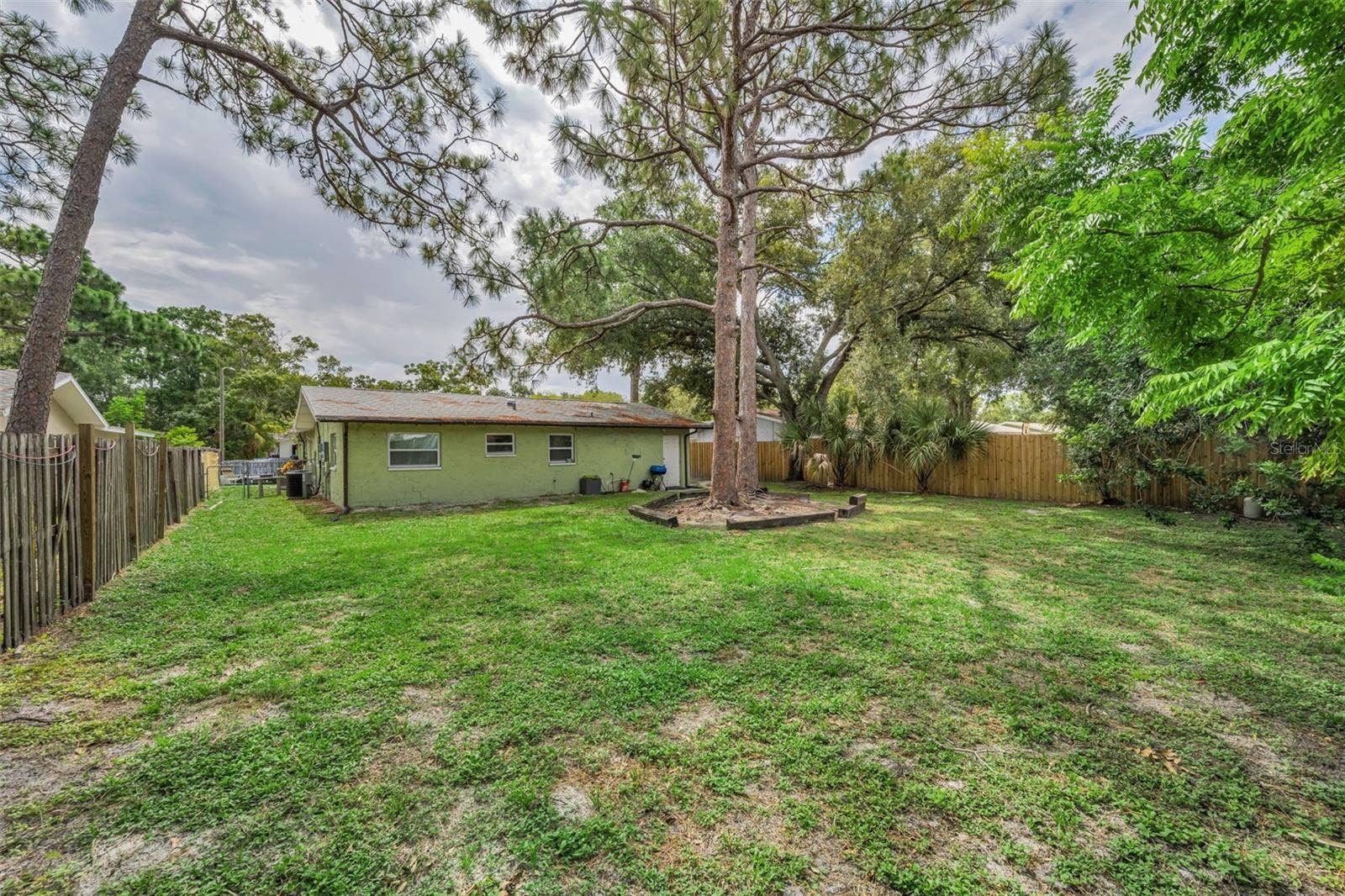 906/908 LAKE PALMS DRIVE, Largo, FL 33771