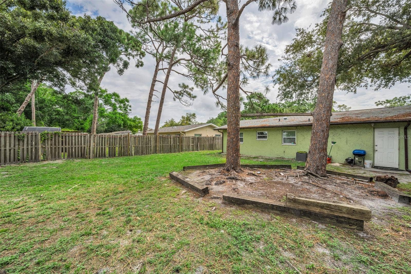 906/908 LAKE PALMS DRIVE, Largo, FL 33771