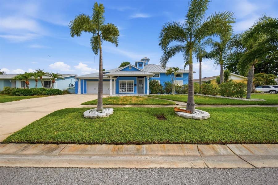 Property photo for 8722 PALISADES DRIVE, Tampa, FL