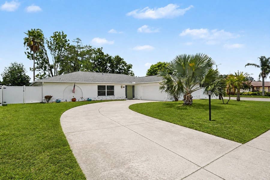Property photo for 1501 NEW BEDFORD DRIVE, Sun City Center, FL