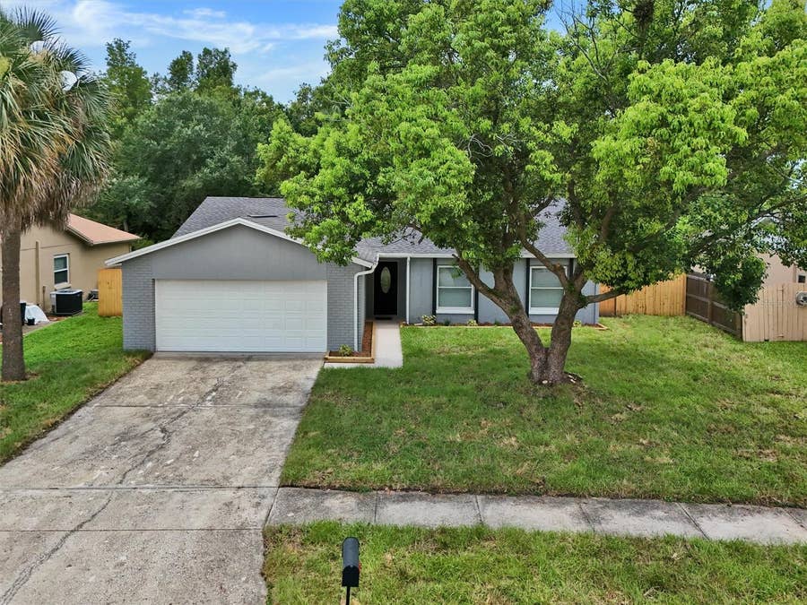 Property photo for 4914 OAKSHIRE DRIVE, Tampa, FL