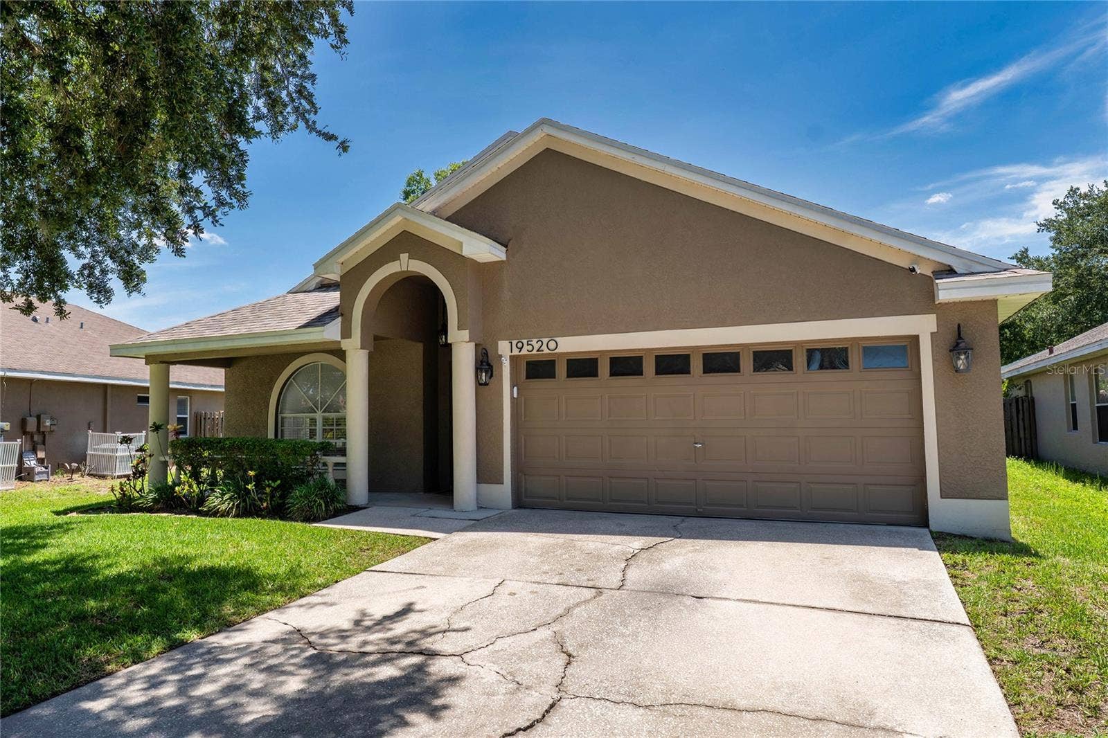 19520 MORDEN BLUSH DRIVE, Lutz, FL 33558 19520 MORDEN BLUSH DRIVE, Lutz, FL 33558