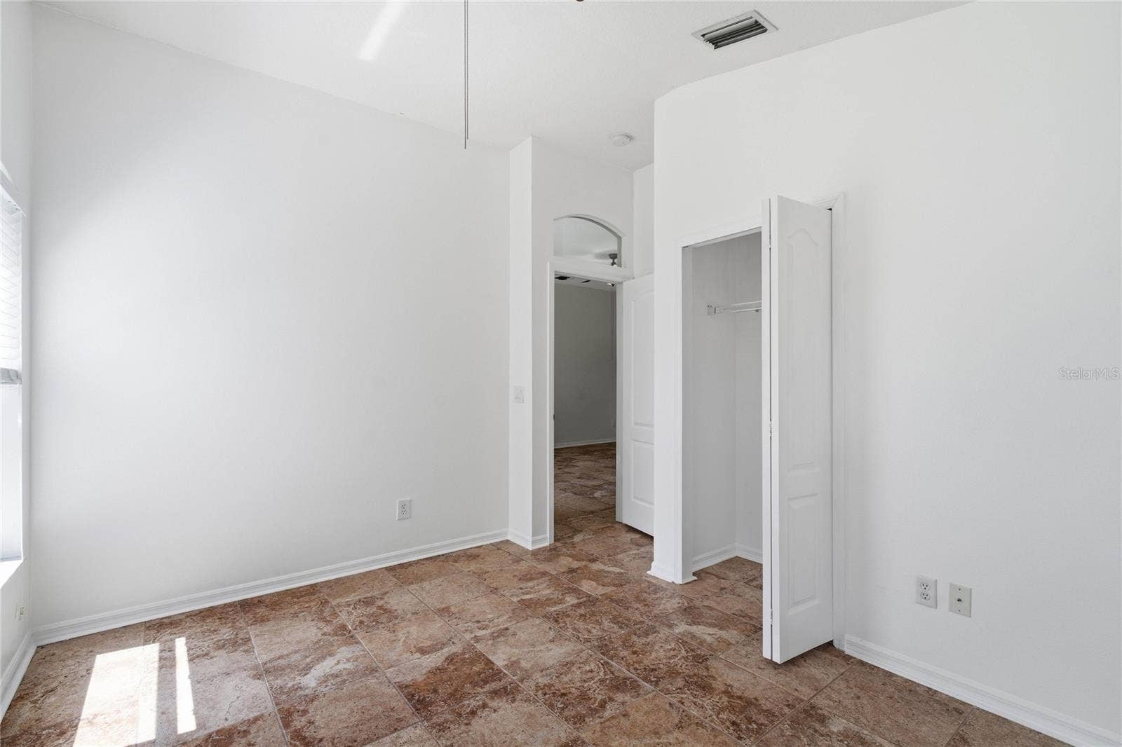 19520 MORDEN BLUSH DRIVE, Lutz, FL 33558 19520 MORDEN BLUSH DRIVE, Lutz, FL 33558