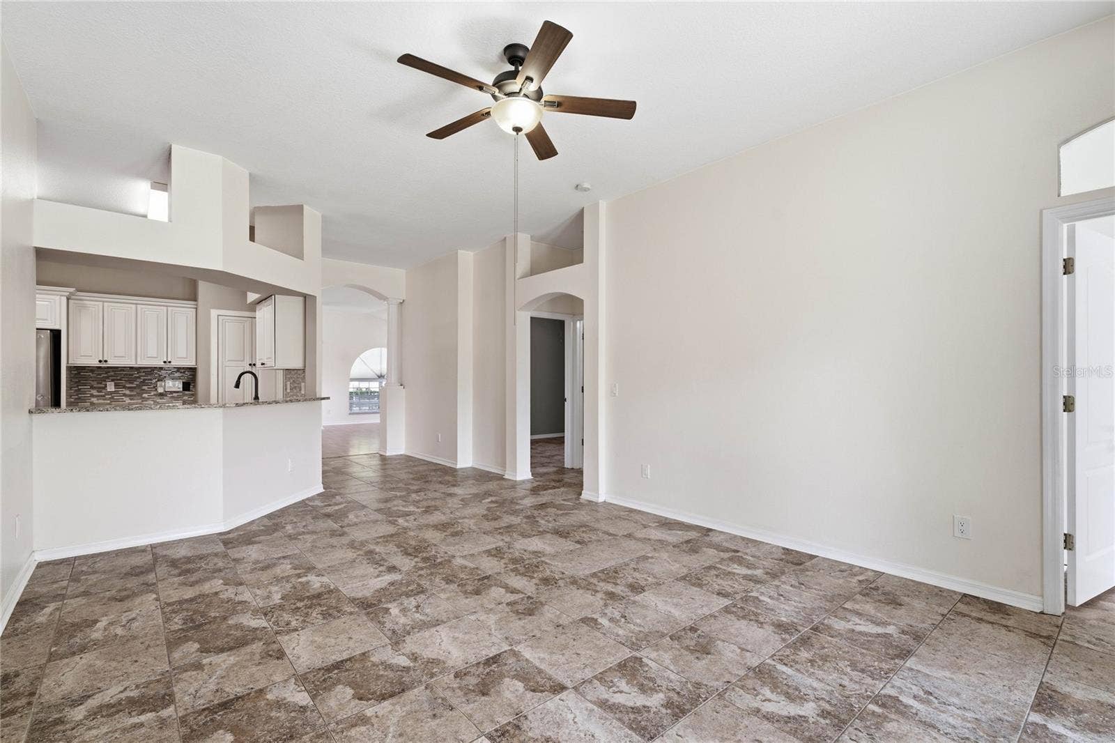 19520 MORDEN BLUSH DRIVE, Lutz, FL 33558 19520 MORDEN BLUSH DRIVE, Lutz, FL 33558