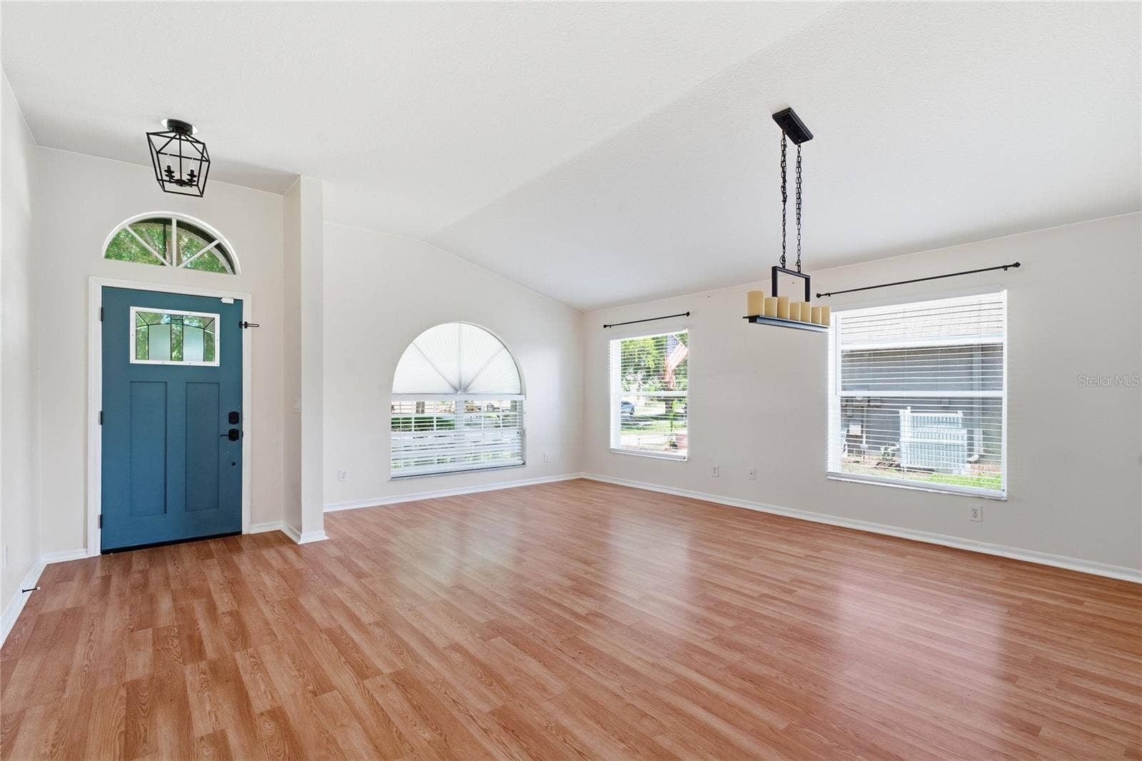 19520 MORDEN BLUSH DRIVE, Lutz, FL 33558 19520 MORDEN BLUSH DRIVE, Lutz, FL 33558